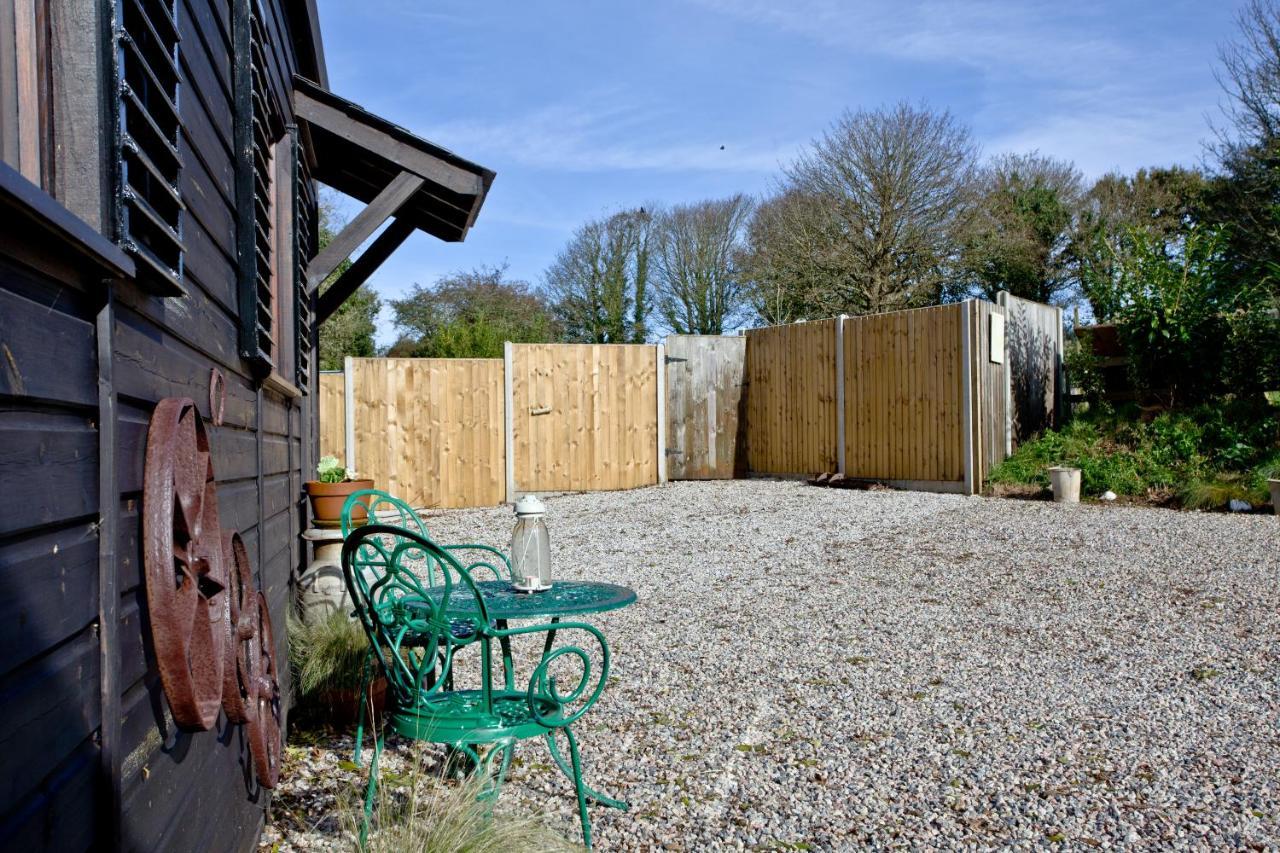 The Cabin At Hillhead Farm St Columb Major Exterior photo