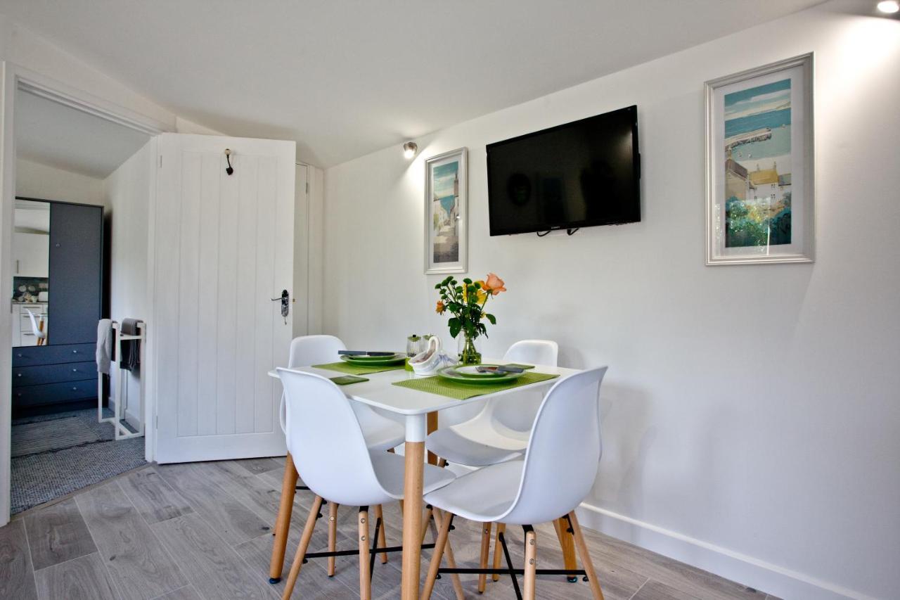 The Cabin At Hillhead Farm St Columb Major Exterior photo